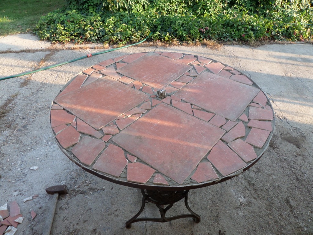 asztal mozaikolása