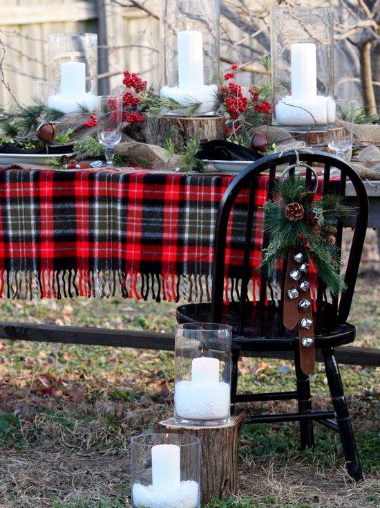 awesome-christmas-chair-cover-ideas-with-wood-dining-table-with-big-candles